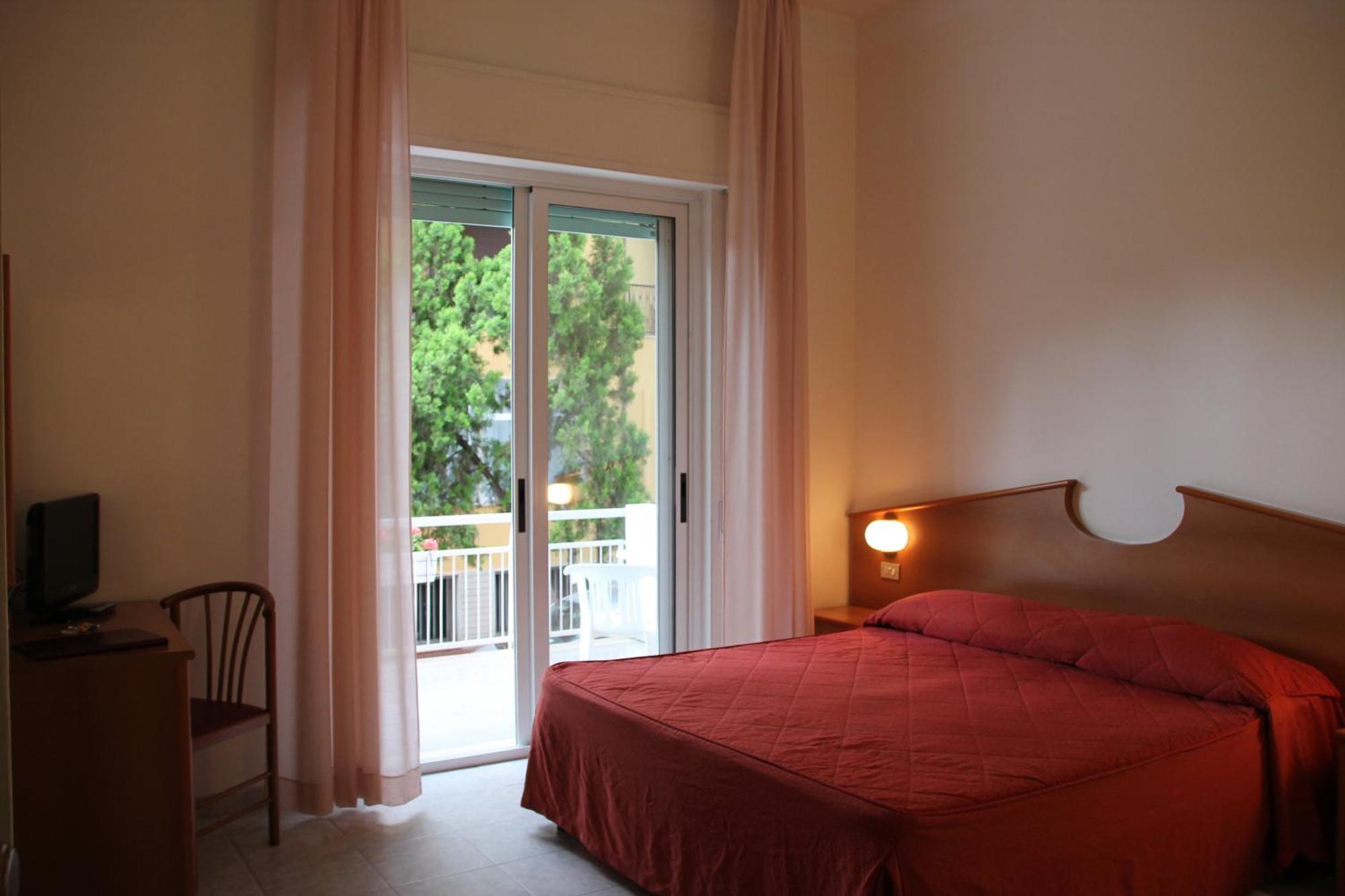 Hotel Helios Ντιάνο Μαρίνα Δωμάτιο φωτογραφία