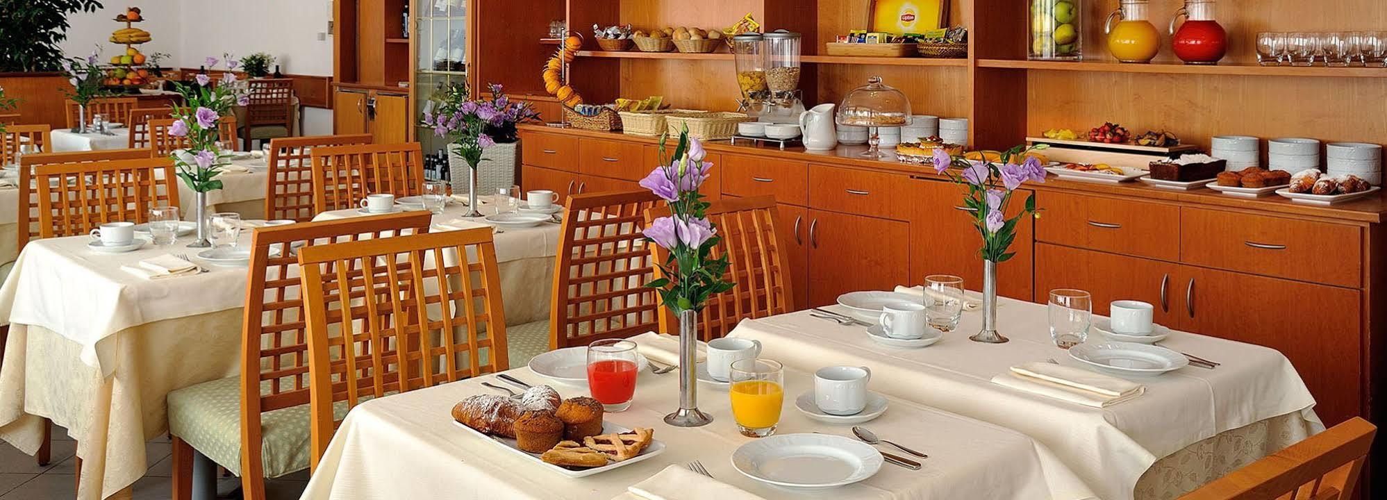 Hotel Helios Ντιάνο Μαρίνα Εξωτερικό φωτογραφία